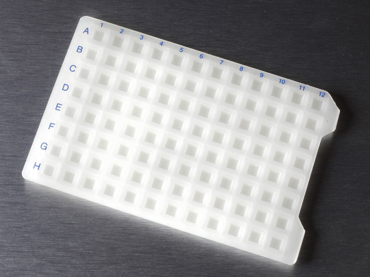 封板硅胶垫（适用于96孔方孔板、灭菌，可穿刺、耐化学腐蚀） - Axygen
